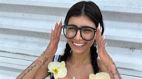 mia kalhifa porno|Mia Khalifa